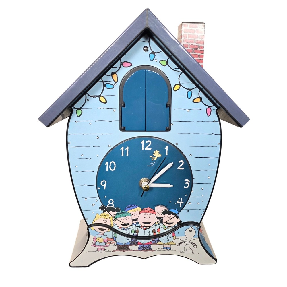 Peanuts Charlie Brown Christmas Cuckoo Clock‎ Snoopy Caroling Winter Scene Decor